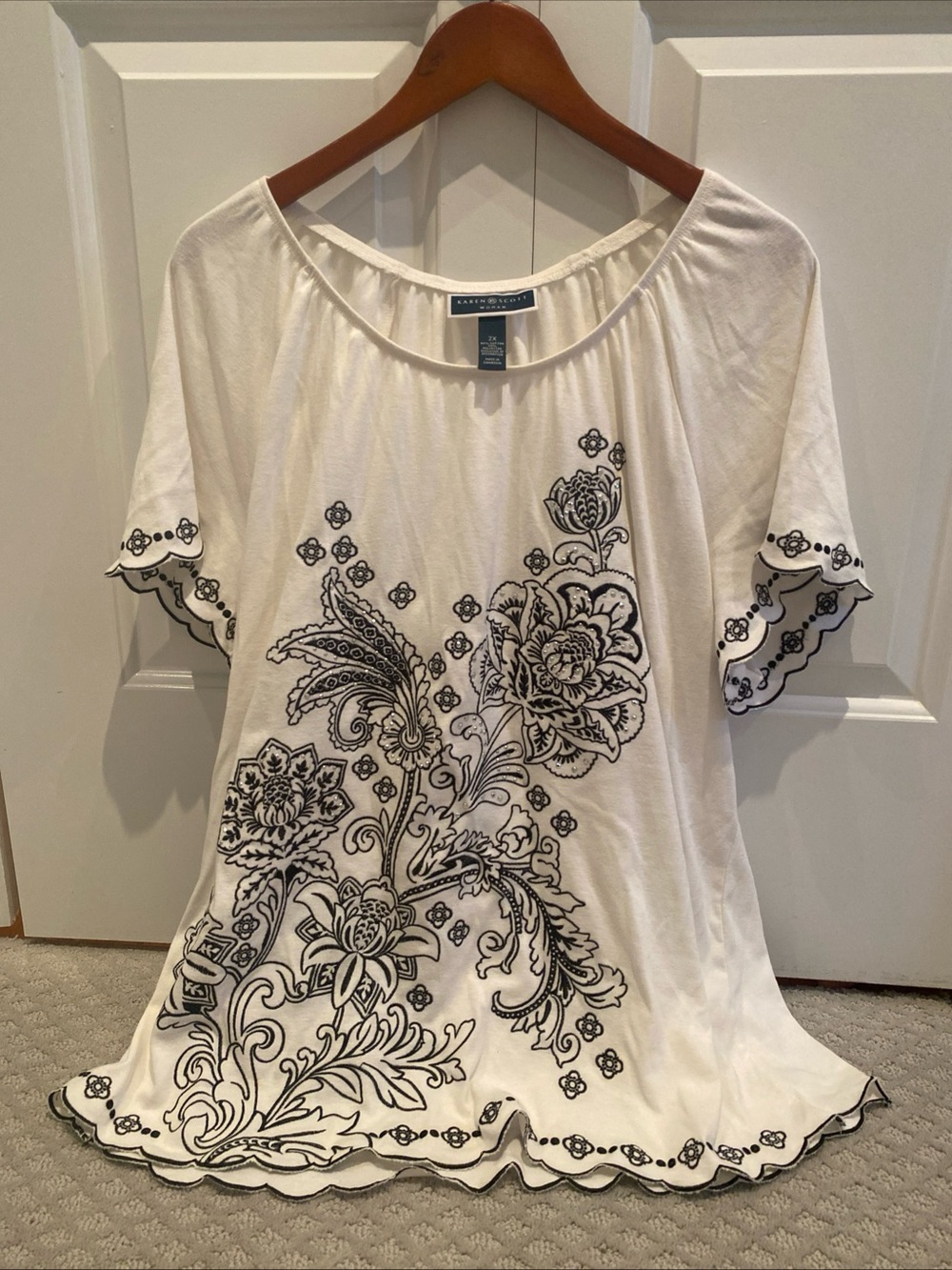 Karen Scott White Floral Embroidered Short Sleeve Top
